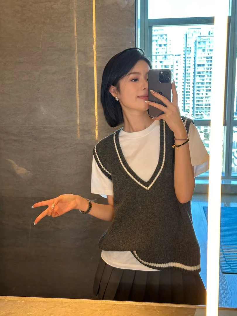 YERUNLU学院风复古格雷系宽松大V领撞色针织背心马甲时尚百搭