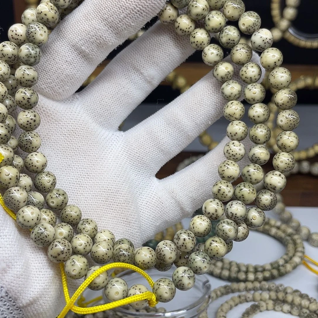 D***G星月菩提手串98圆珠，冰糖双留白