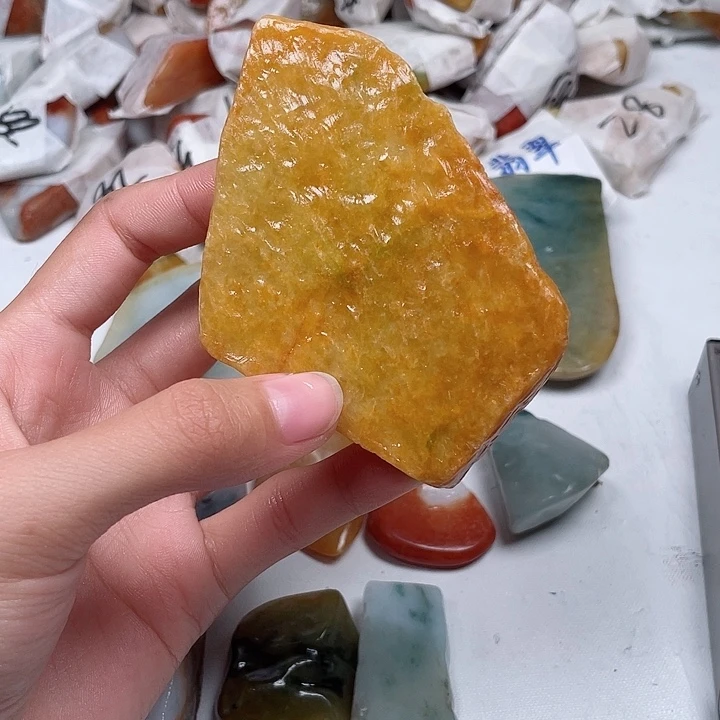 果***哈翡翠未镶嵌颈饰翡翠