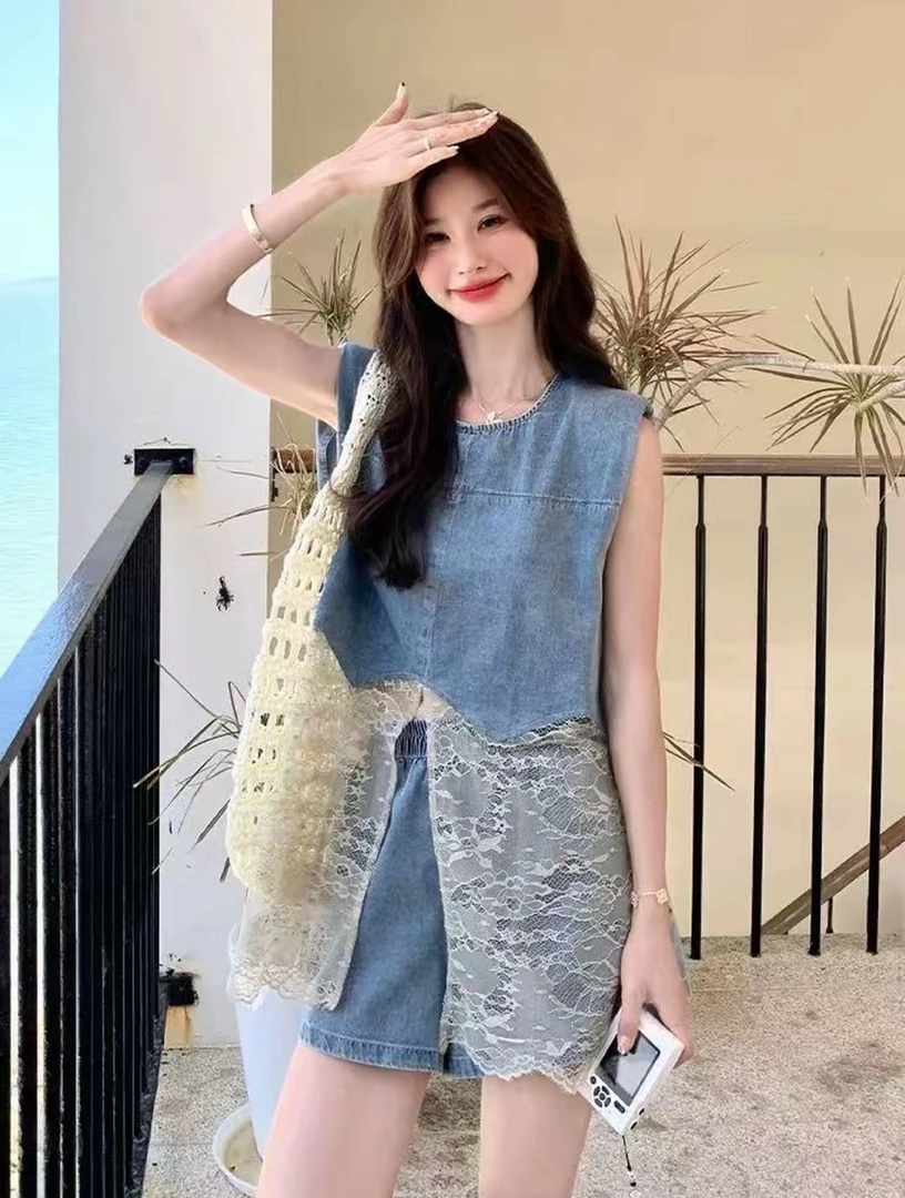 浅蓝牛仔套装女2025夏季新款休闲小众设计感蕾丝拼接马甲套装两件