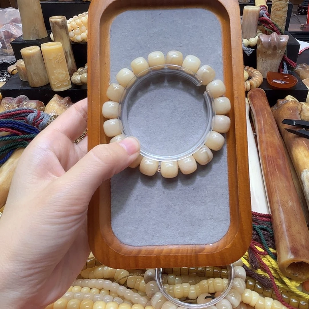 无非金属老料三花手串纯色透料