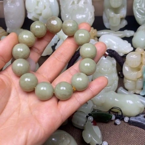 越***好未镶嵌和田玉把件
