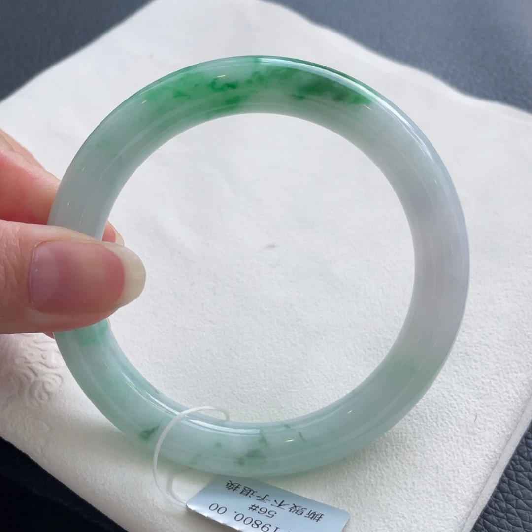 翡翠手镯未镶嵌56圆条
