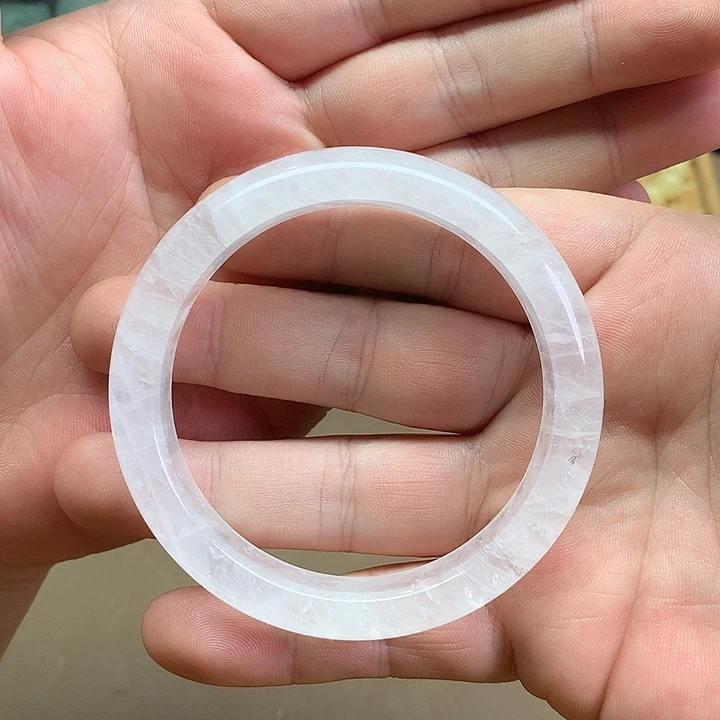 乌***姐和田玉未镶嵌手链