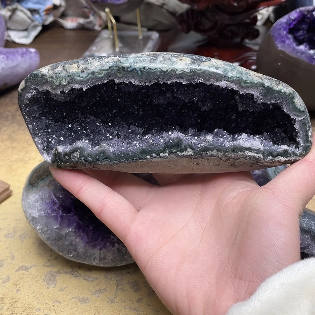 手***辰未镶嵌紫晶大型摆件（非配饰）