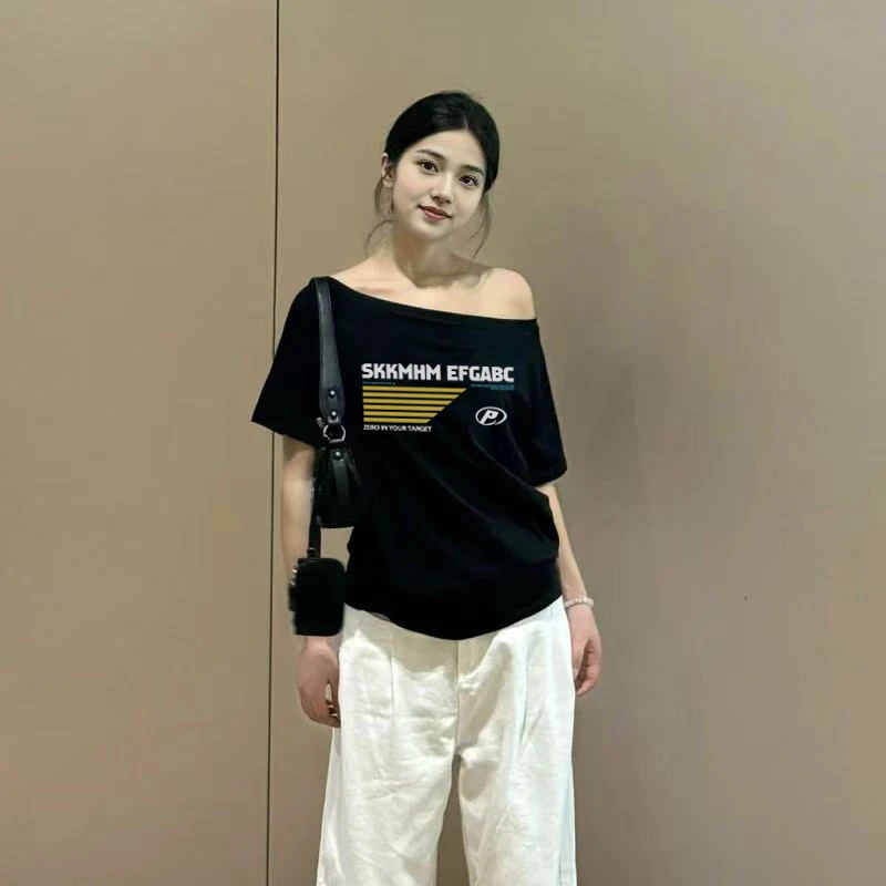 美式潮流字母印花短袖t恤女款夏季新款时尚百搭修身斜肩露肩上衣