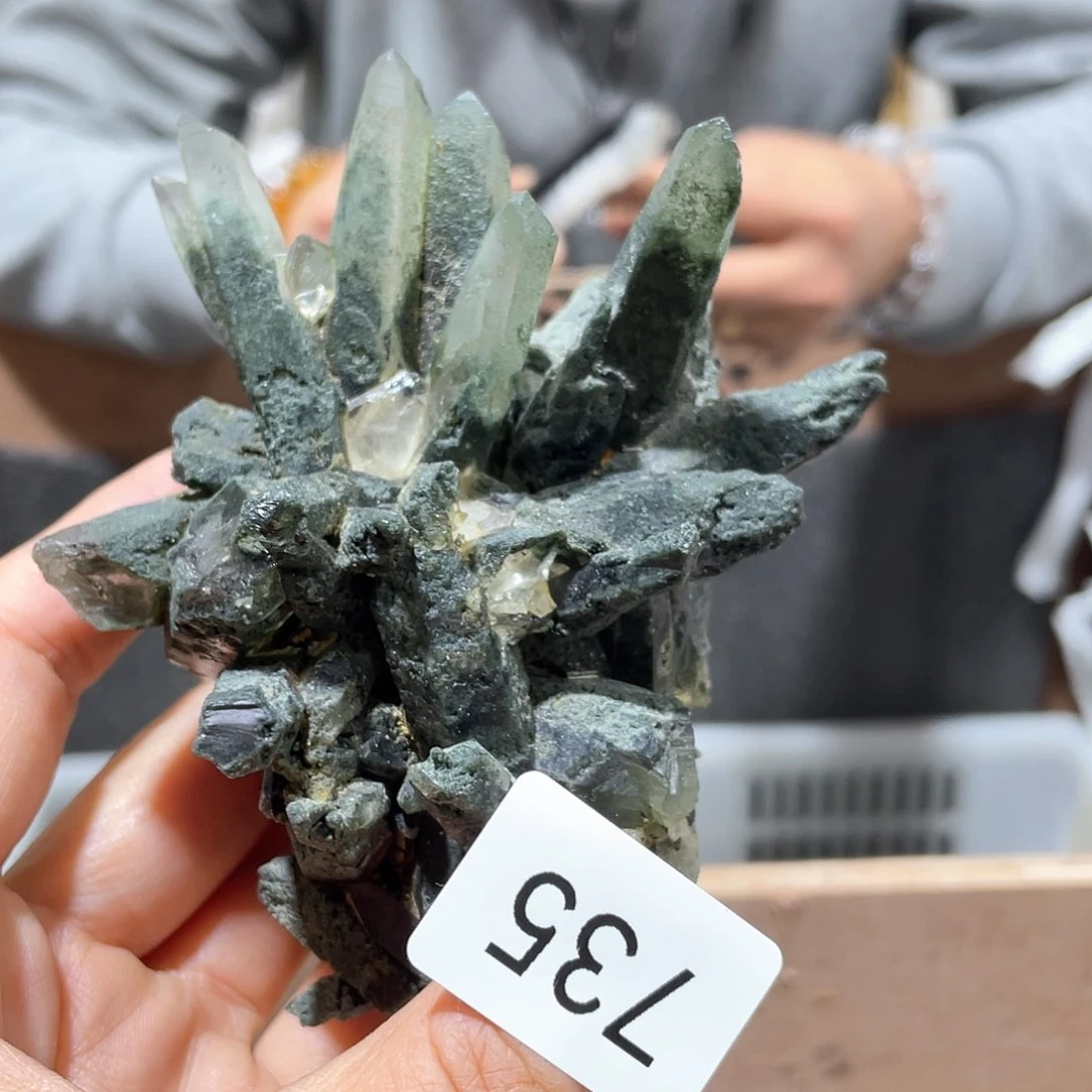 水晶摆件……未镶嵌