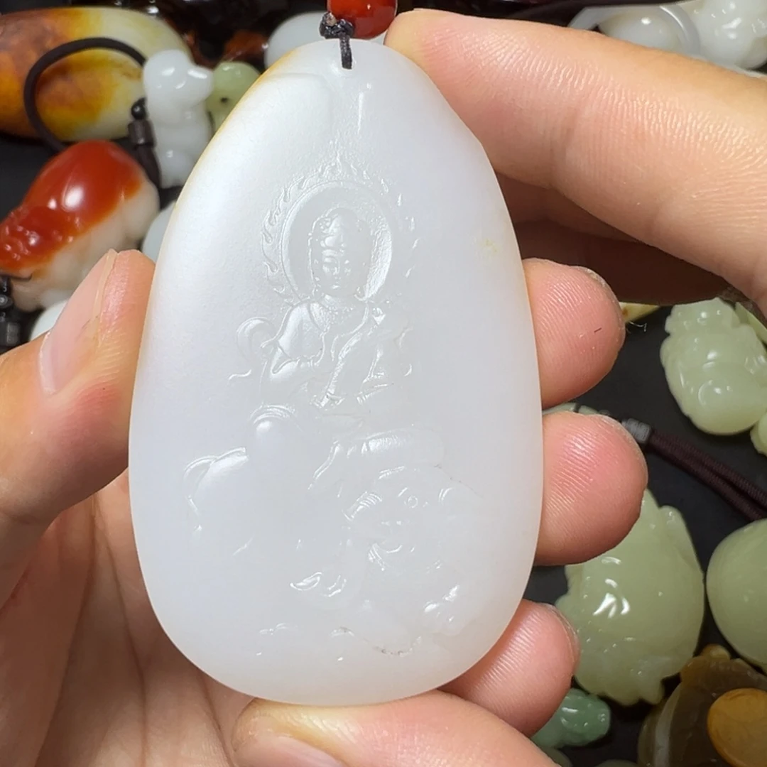 玉新疆天然料子：观音