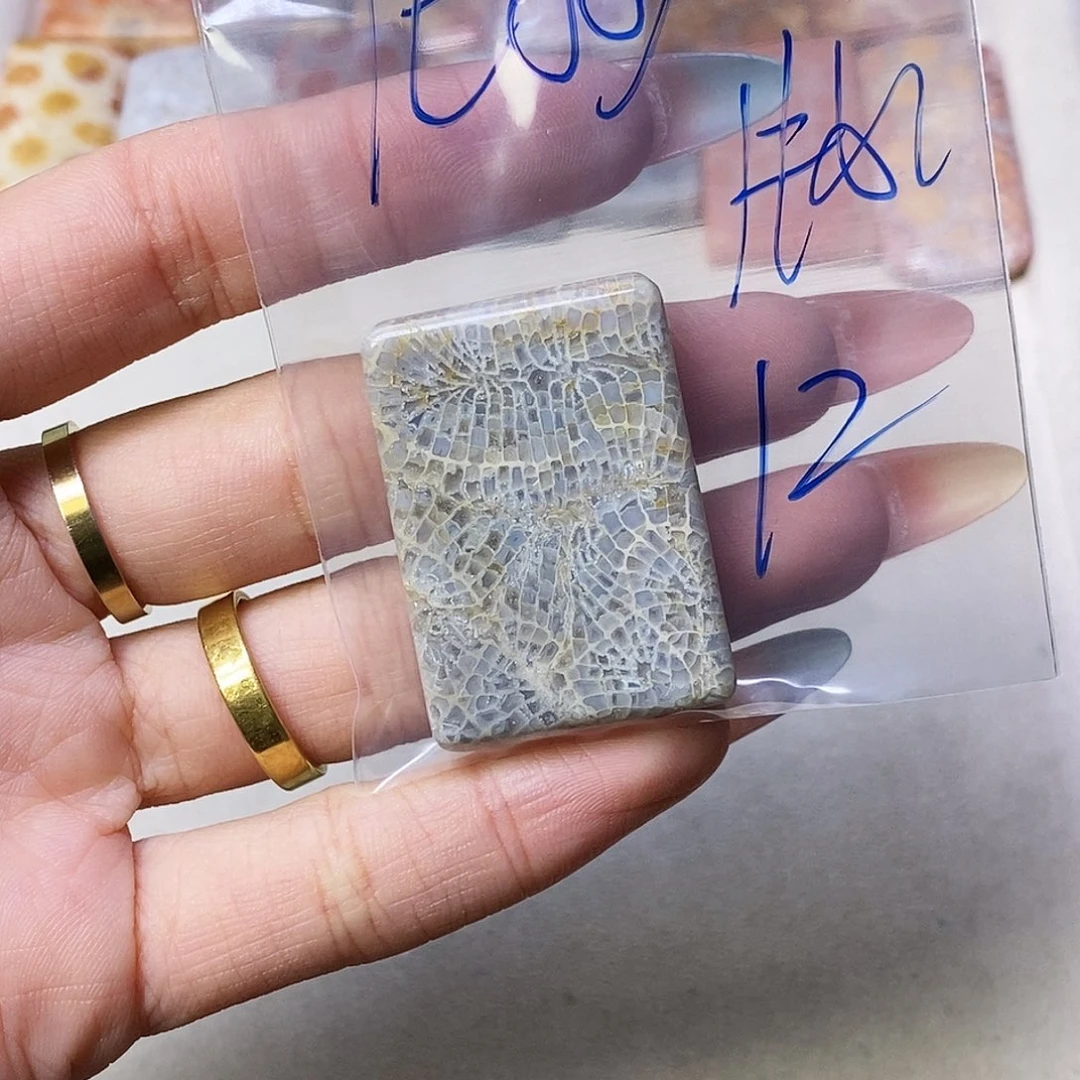 查罗石合金颈饰T***y