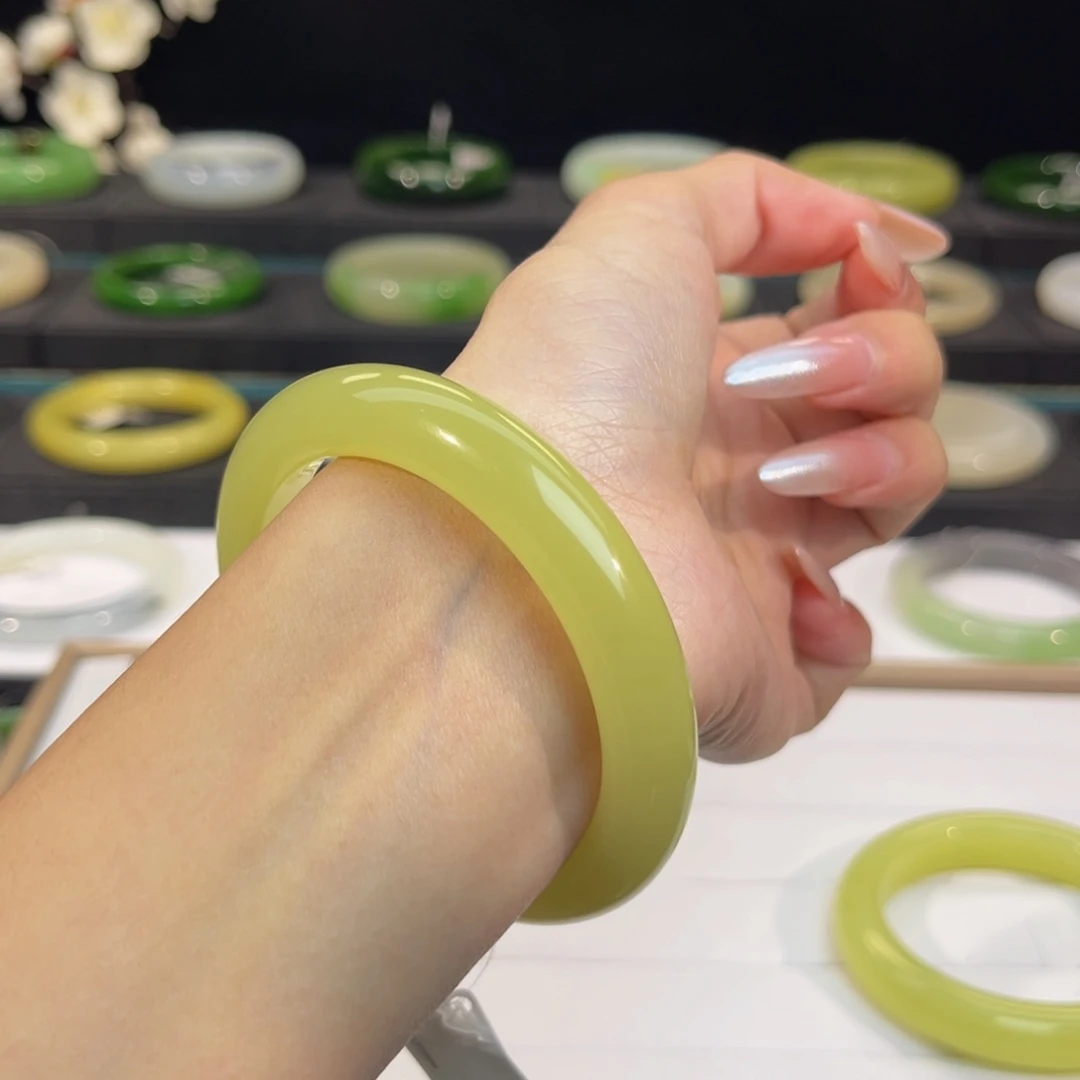 未镶嵌手镯和田玉大**沐