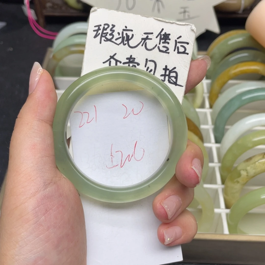 未镶嵌蛇纹石玉手镯