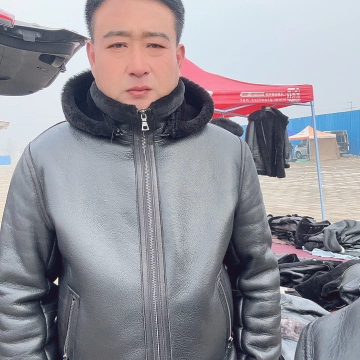 58码黑色戴帽皮毛一体