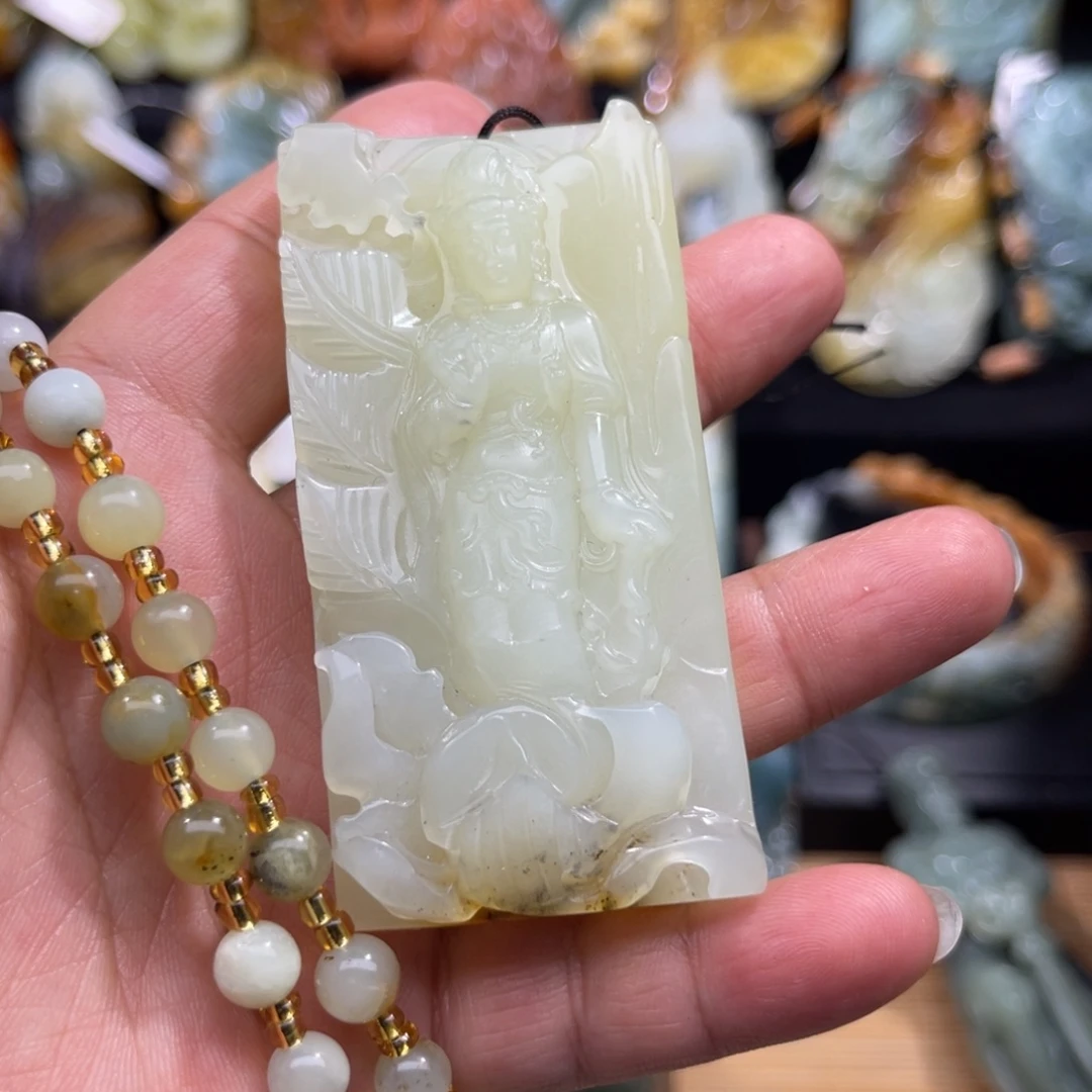 蛇纹石玉未镶嵌颈饰