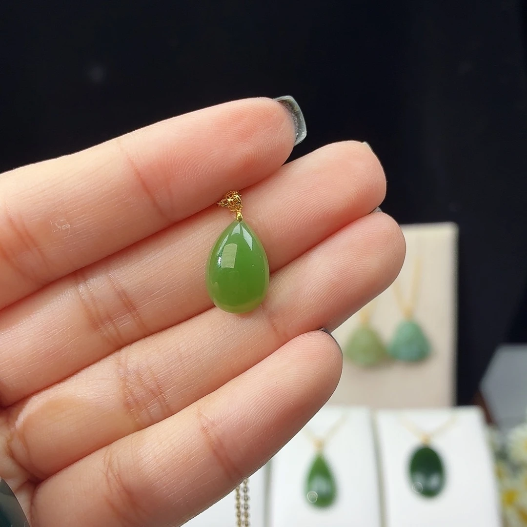 和田玉（碧玉）18K金镶嵌吊坠(赠链)