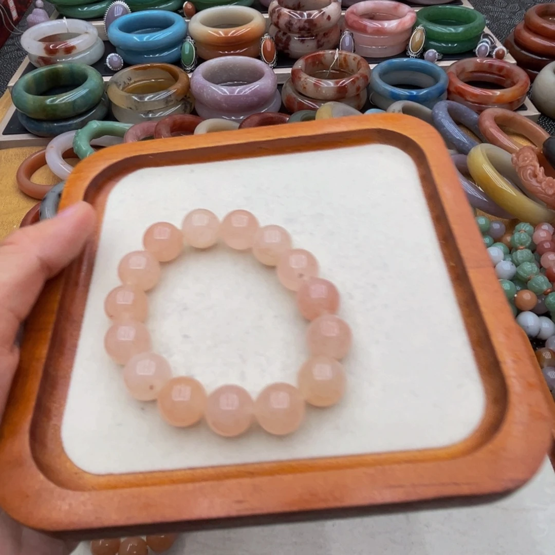 石英岩玉未镶嵌圈口齐全