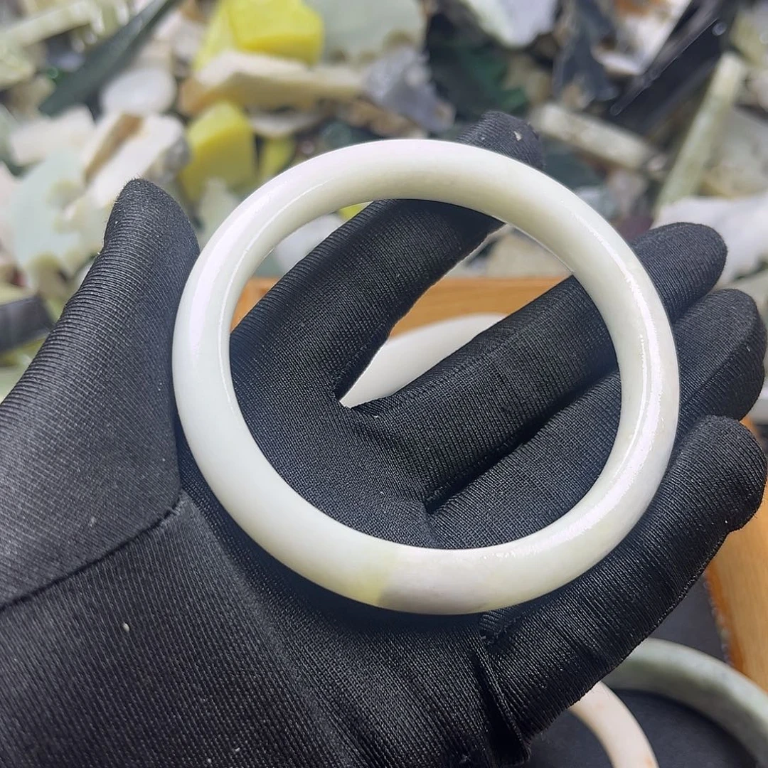 和田玉未镶嵌毛衣链