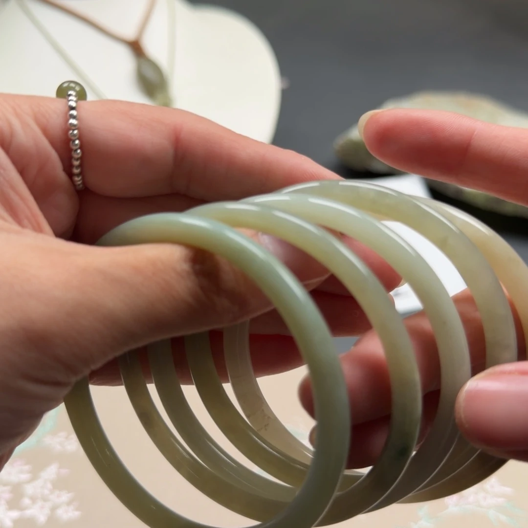 和田玉未镶嵌手镯6