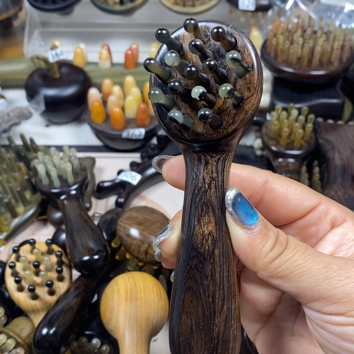 紫光檀羊角15齿按摩梳