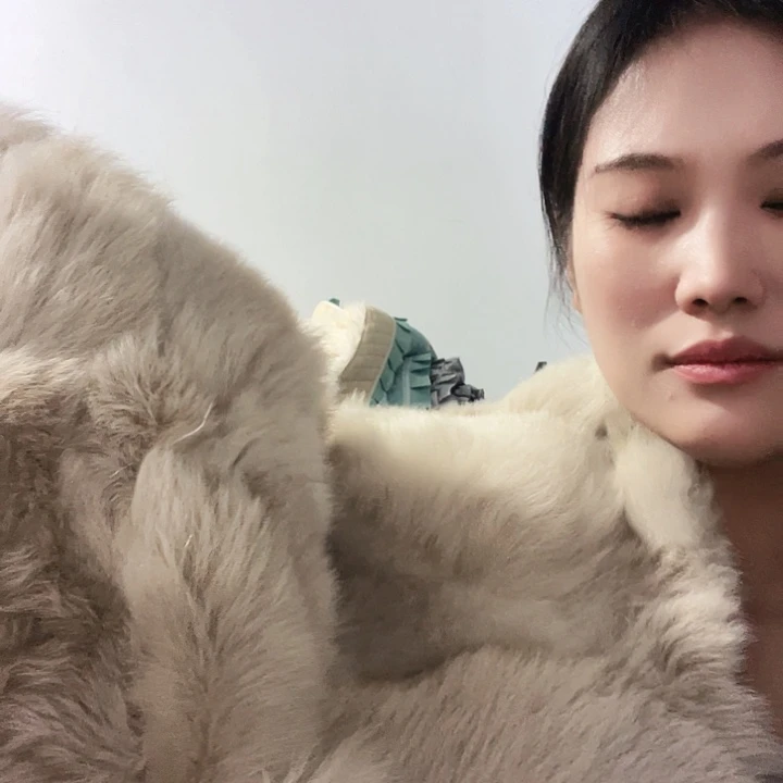 哥***哥奶茶色羊皮褥子托斯卡纳羊皮