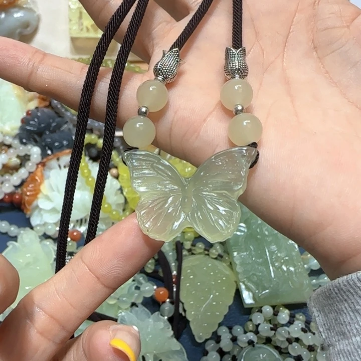 合金蛇纹石玉吊坠