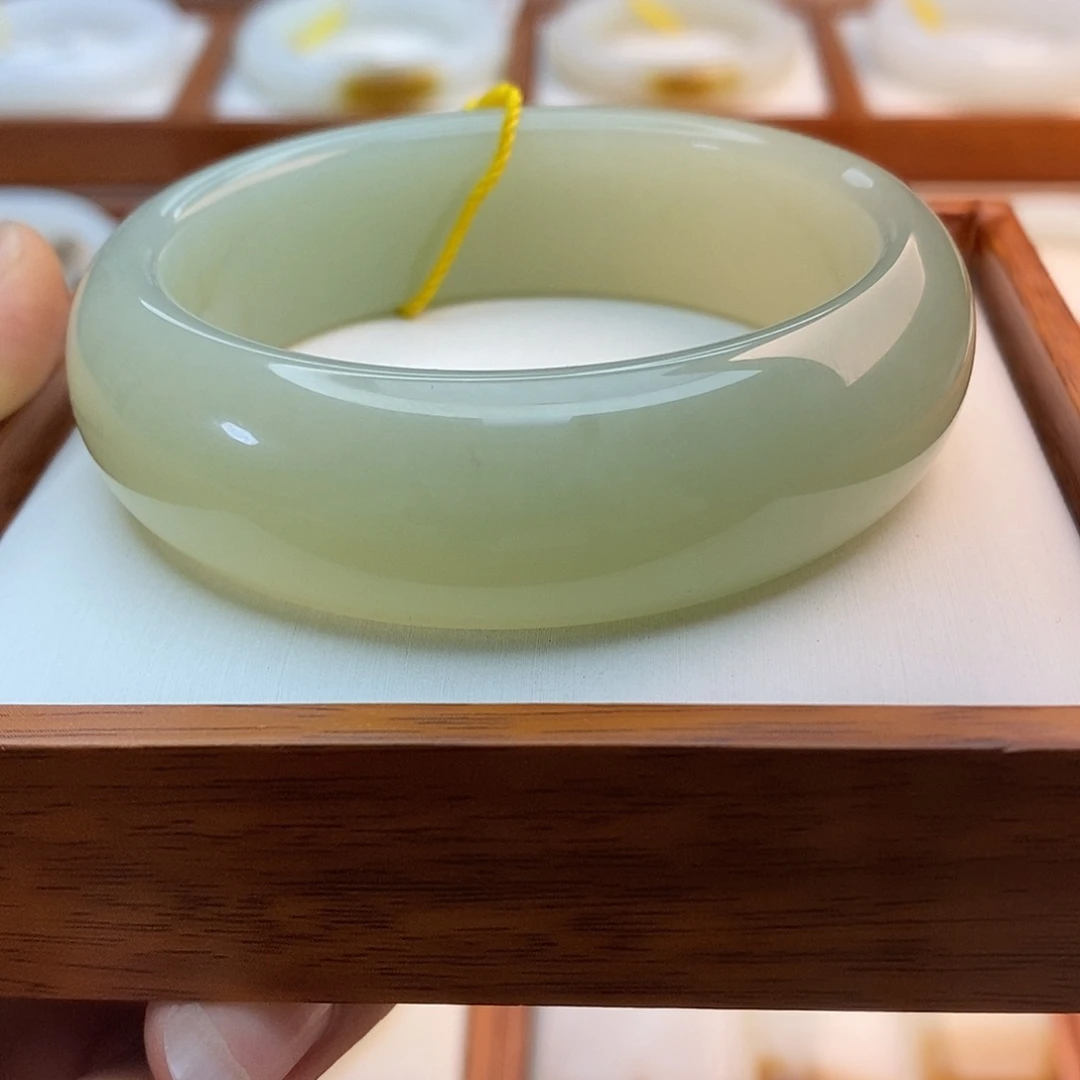 和田玉（青白玉）未镶嵌手链