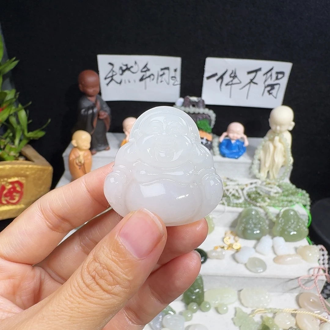 赵***平和田玉未镶嵌颈饰