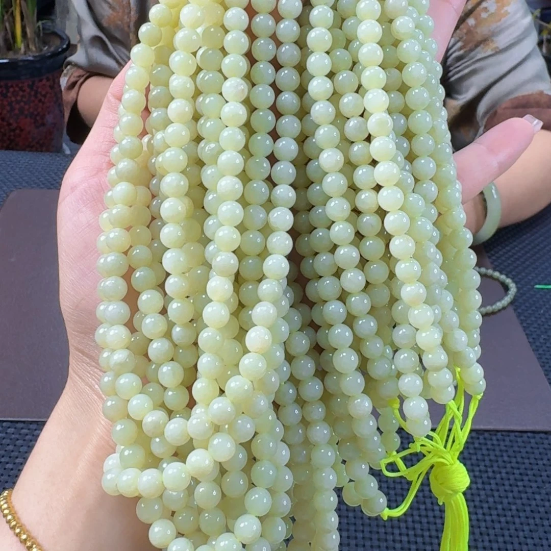 和田玉未镶嵌颈饰卡6发其一