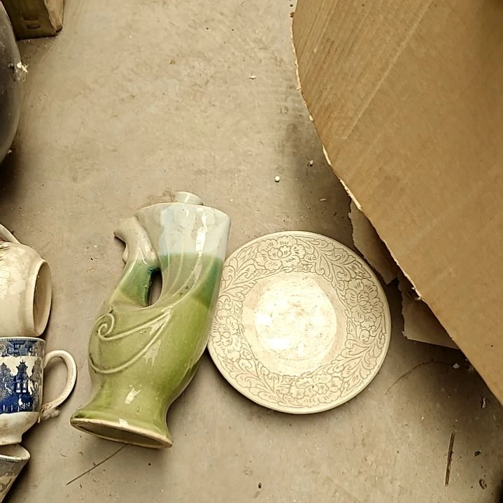 瓷片泡*吖陶瓷盘子碗啥都有