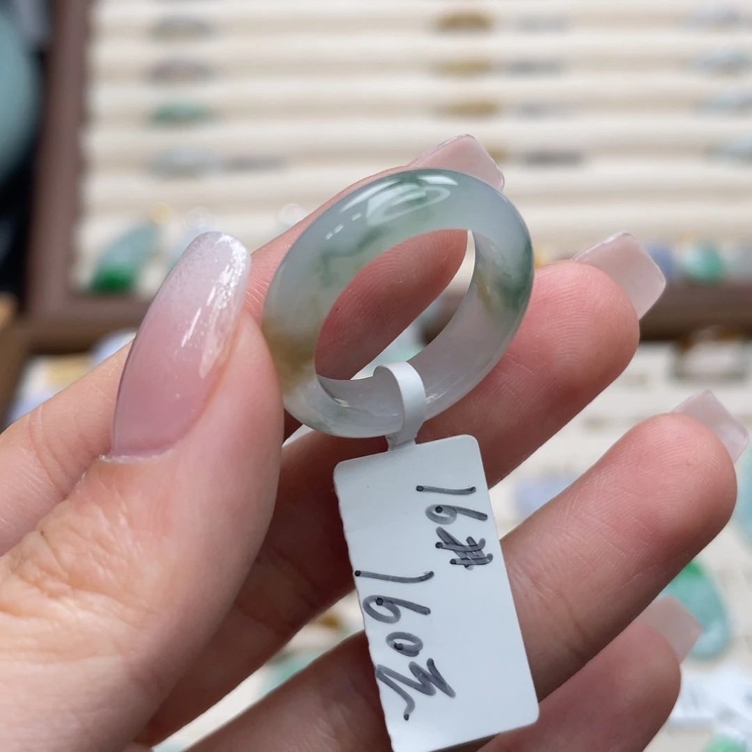 翡翠未镶嵌戒圈a37港圈16牛奶底飘花