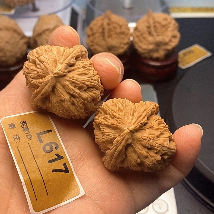 吊坠文玩核桃白狮3.7