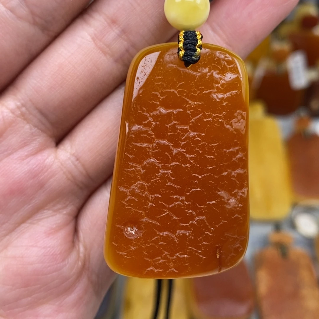 未镶嵌琥珀珠宝奇石