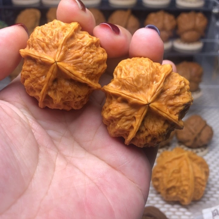 文玩核桃把件47凤凰牡丹39尺