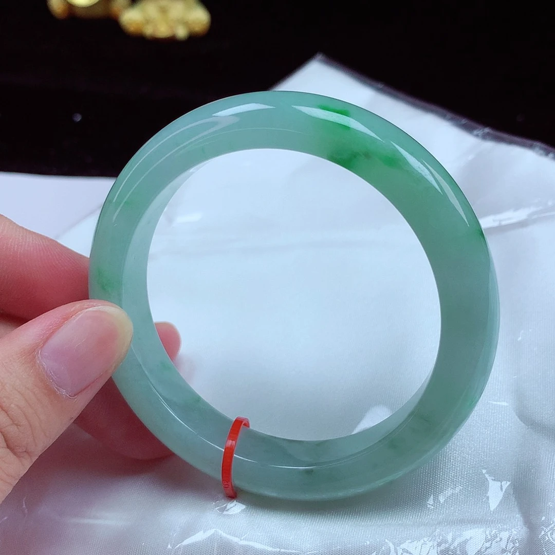 翡翠手镯未镶嵌57圈