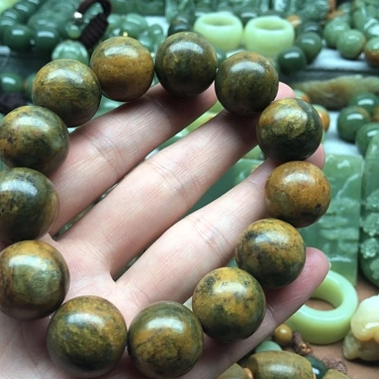 岫岩河磨玉（透闪石质玉）手链未镶嵌圣****具