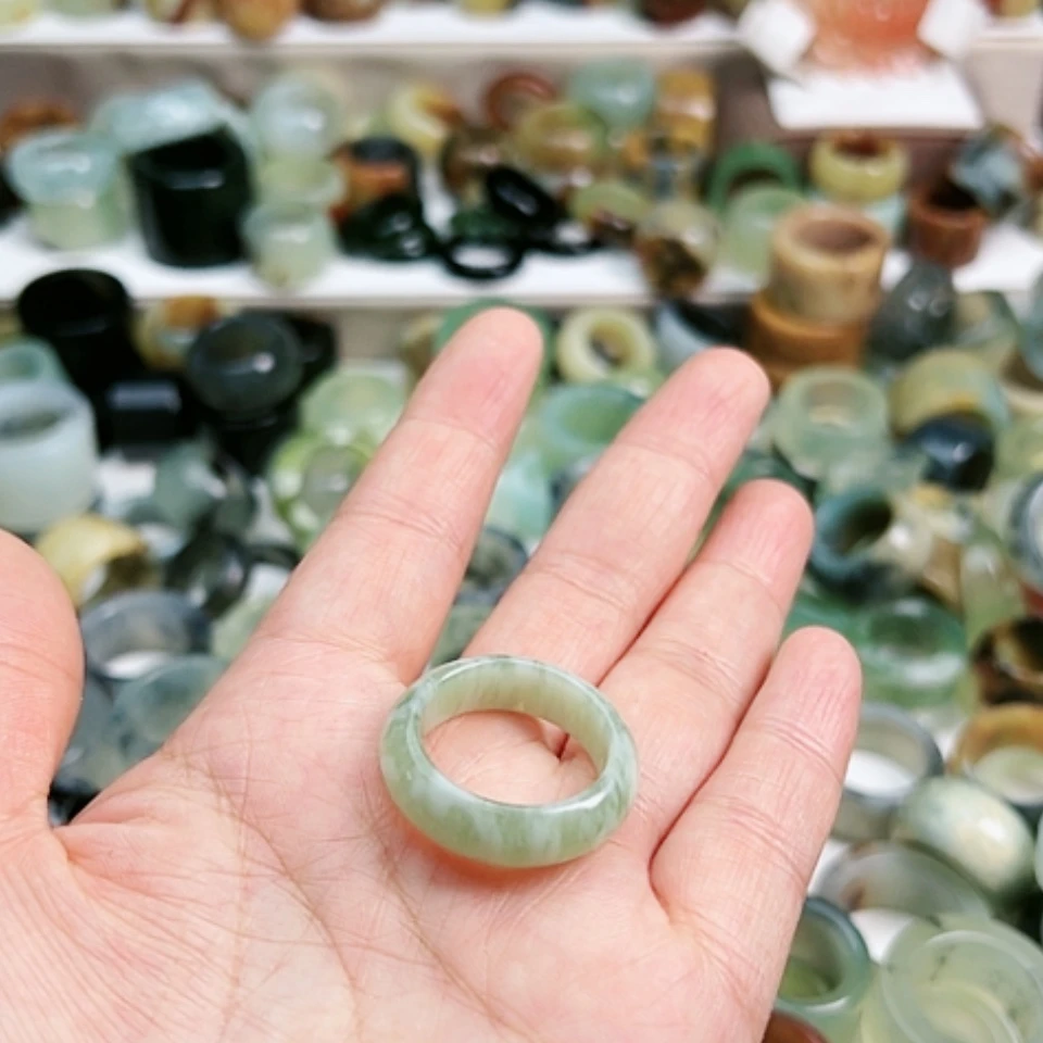 【闪购商品】蛇纹石玉戒指未镶嵌墨*孞