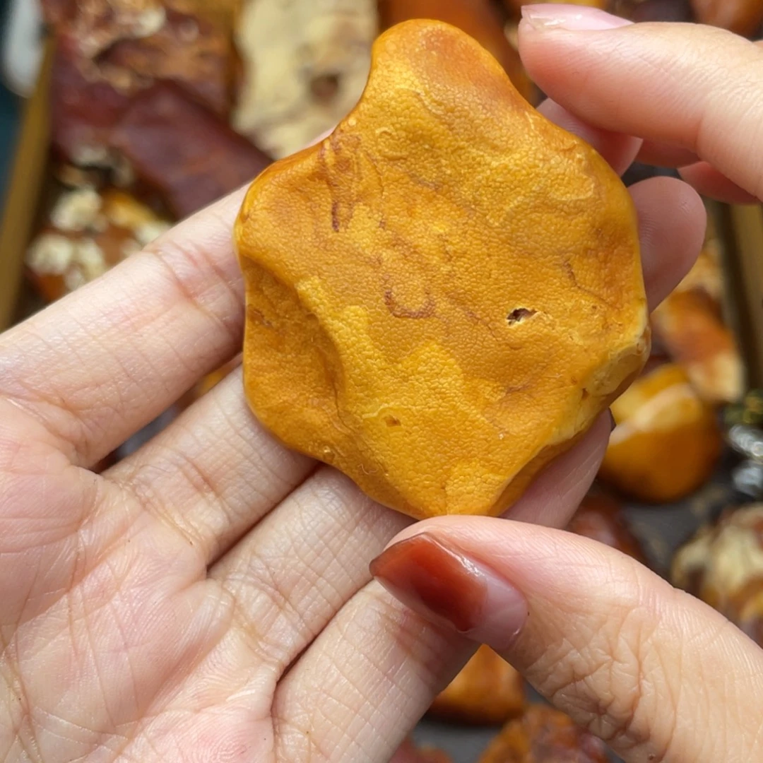 琥珀未镶嵌珠宝奇石