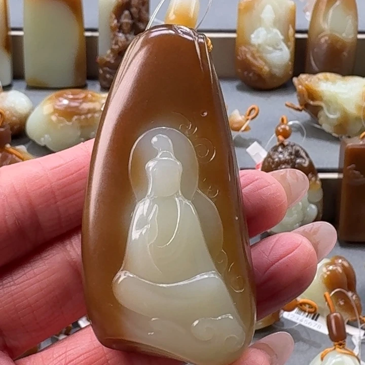 和田玉未镶嵌颈饰