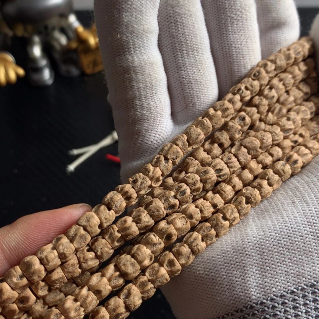 小***白柏香籽/百香籽吊坠