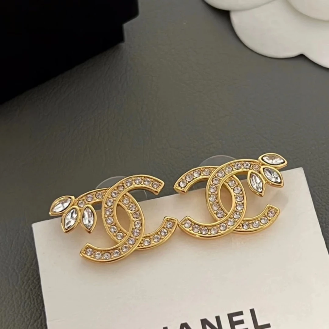99新 Chanel/香奈儿 金色叶子双C耳钉/99新/xm21553