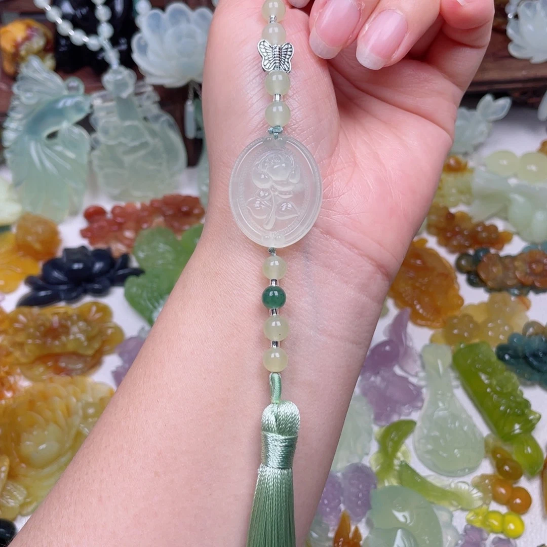 蛇纹石玉未镶嵌颈饰