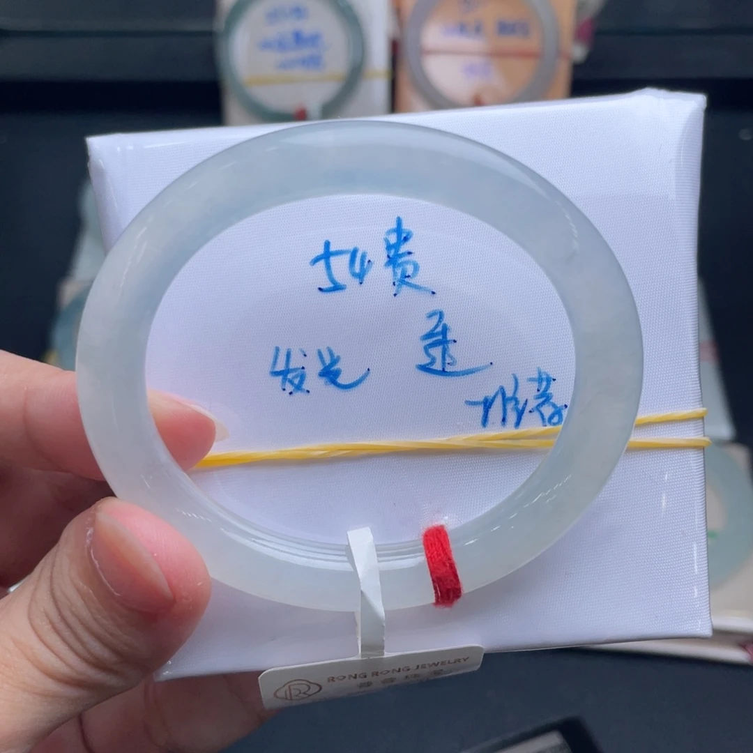 翡翠未镶嵌手镯翡翠手镯