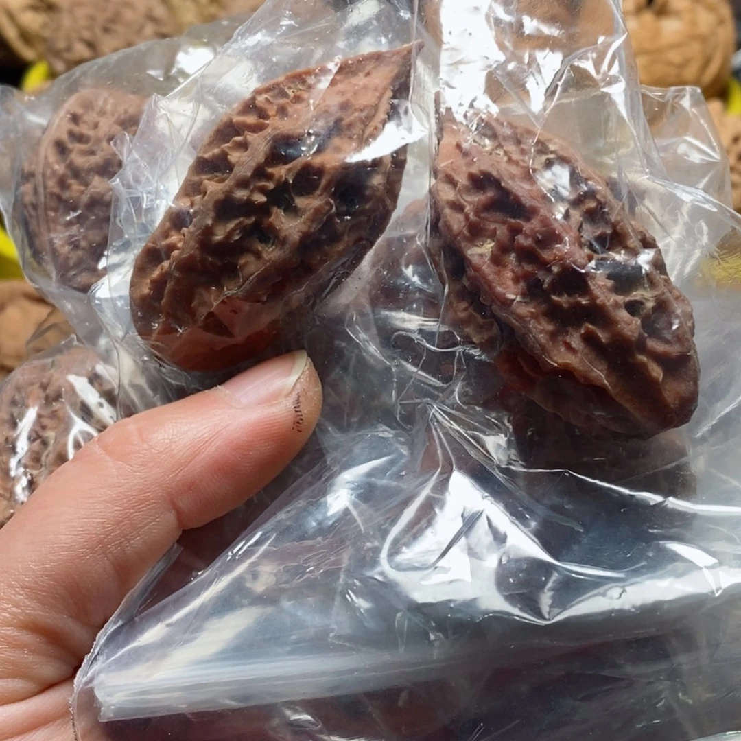 文玩核桃吊坠瑕疵130