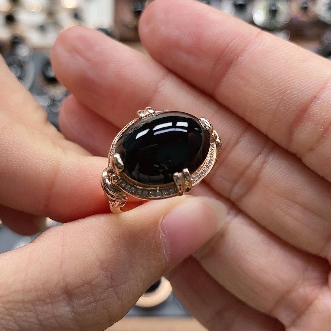 18K金镶嵌戒指翡翠墨翠