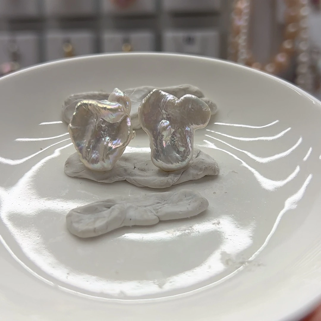 淡水珍珠银S925镶嵌耳饰