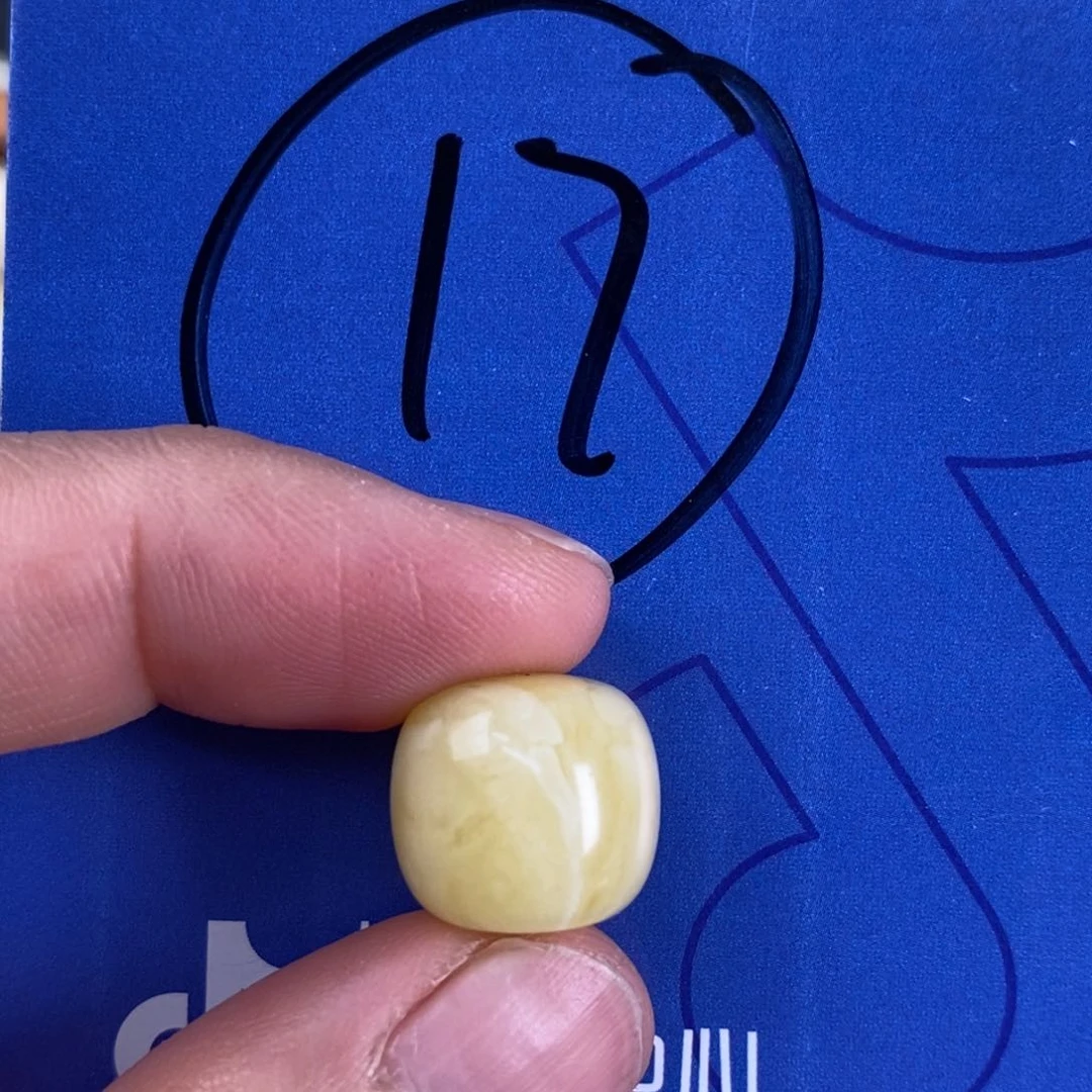 蜜蜡裸石未镶嵌鱿****s蜜蜡13