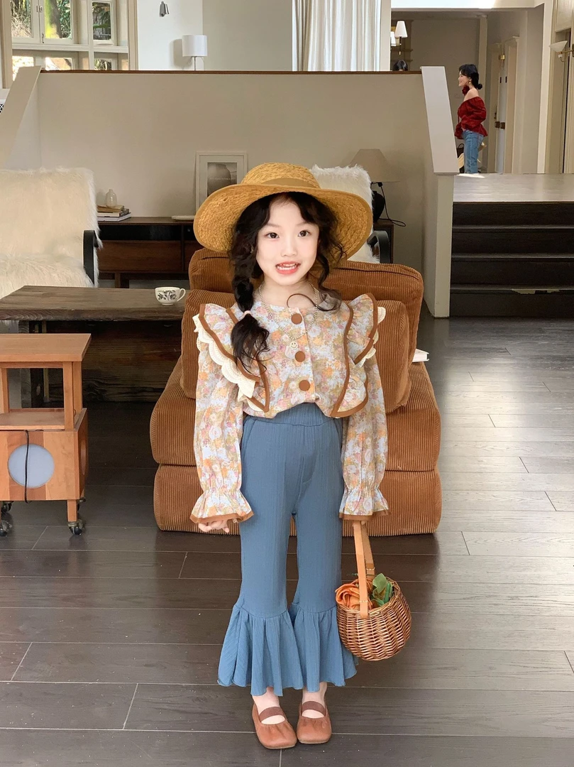 女童韩版春季新款花边碎花上衣蓝色喇叭裤套装甜美复古洋气设计感