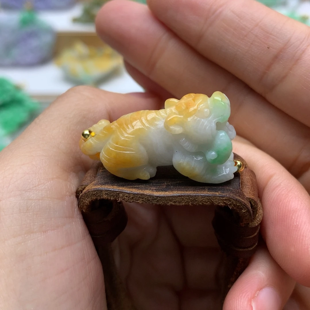 翡翠未镶嵌颈饰好**连翡翠