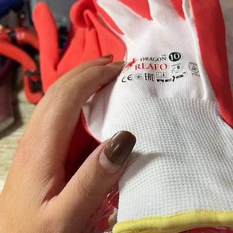 大哥看好下单闪电购白色手套一包