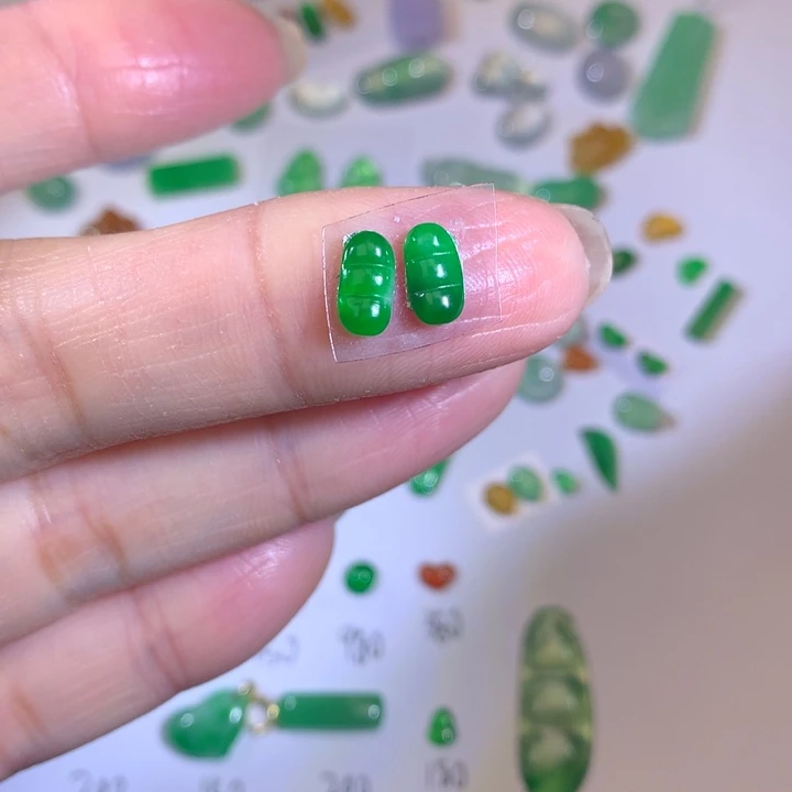 翡翠未镶嵌套链豆子