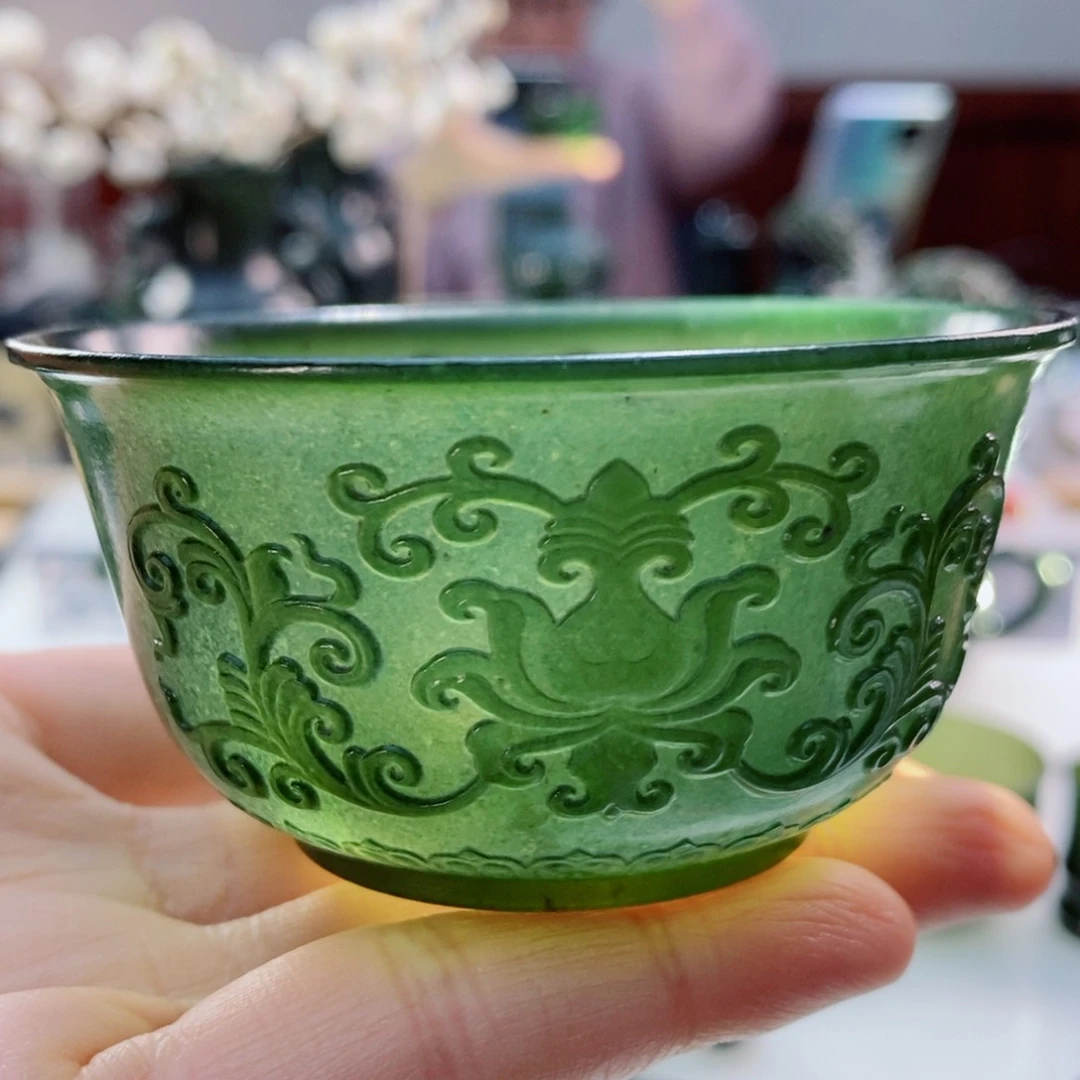 未镶嵌和田玉摆件微瑕